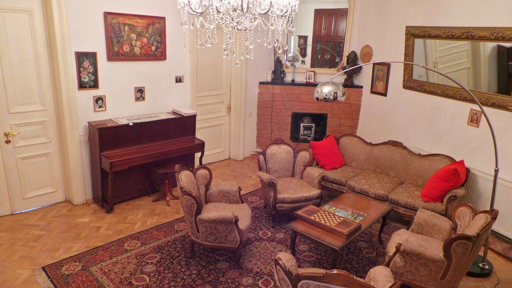 Ia'S Homestay Tbilissi Extérieur photo